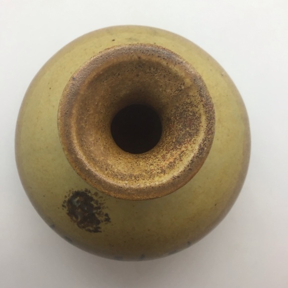 Vintage Flat Earth Three Warriors Studio Pottery Vase by Michael Schlyer - Picture 5 of 8